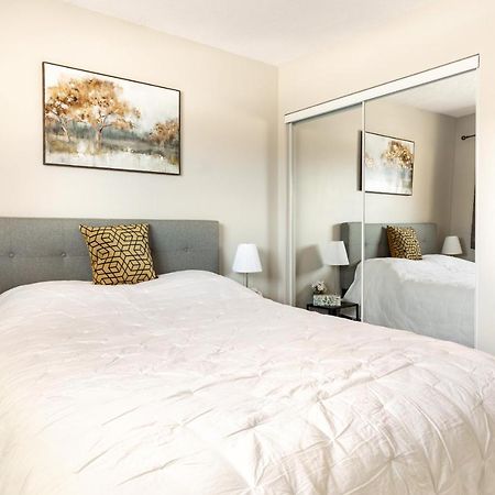 Entire 2 Bedroom Apartment Downtown - U3 Waterloo Ngoại thất bức ảnh